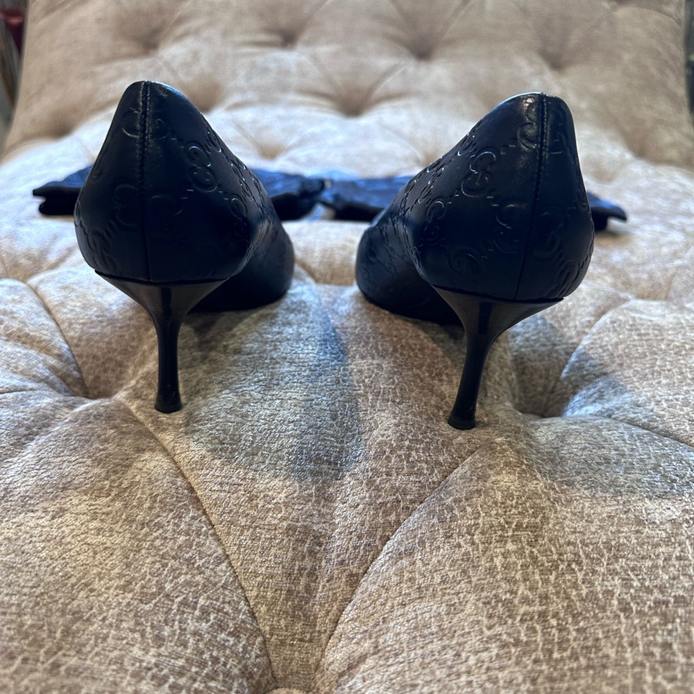 Gucci Pumps-Dust Bags & Replacement Heels Included - Picture 9 of 13